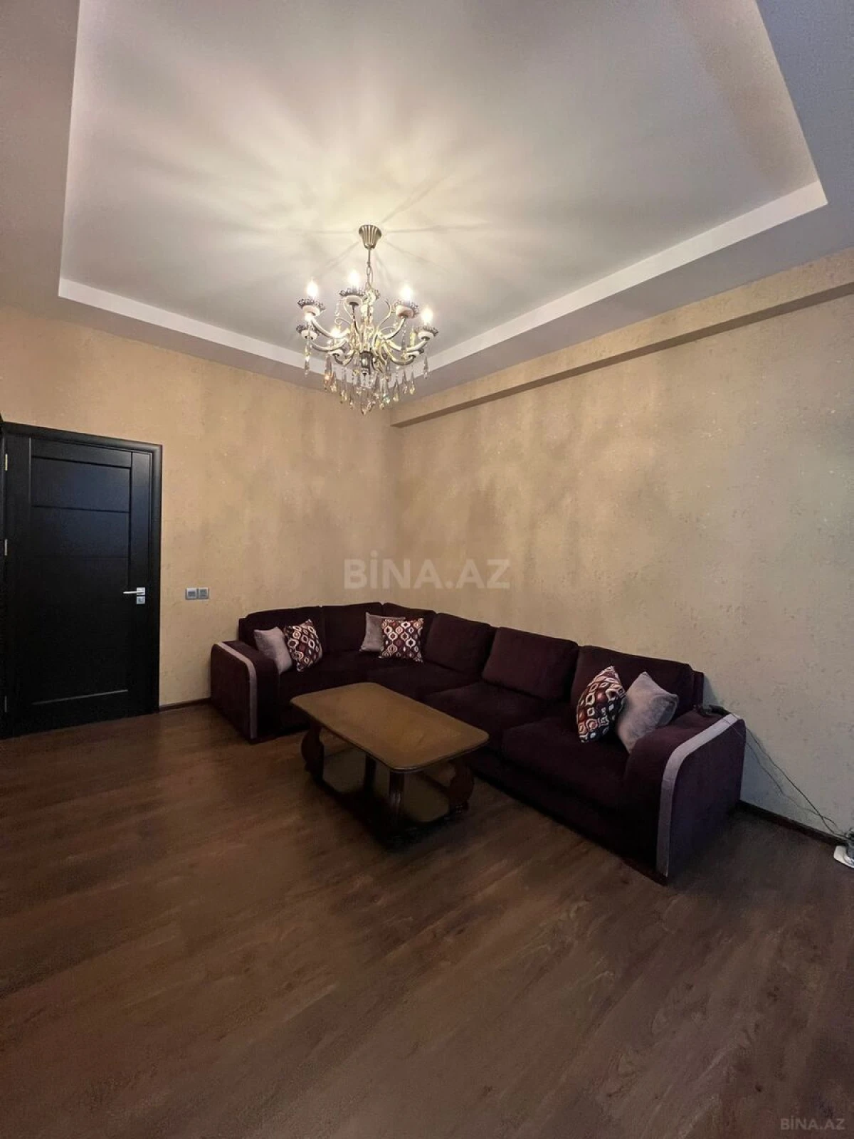Kirayə verilir 2 otaqlı mənzil 92 m²