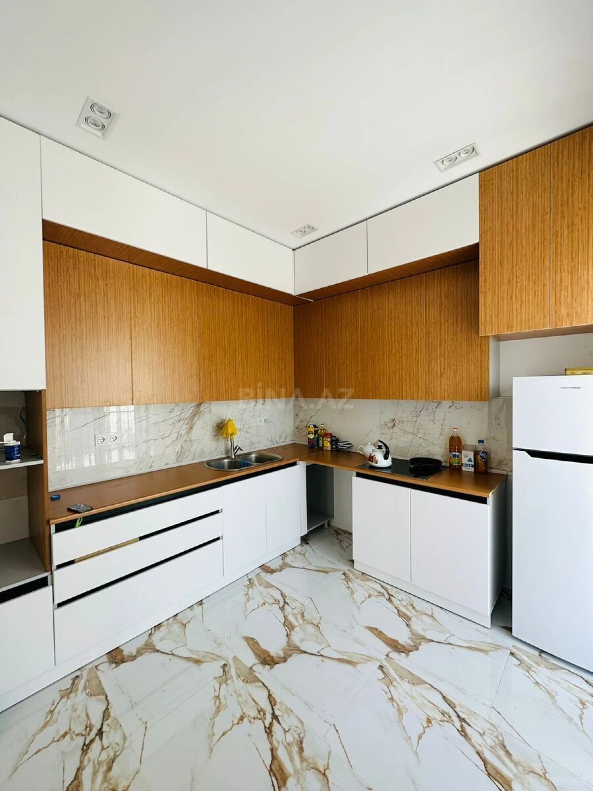 Kirayə verilir 4 otaqlı həyət evi 260 m²