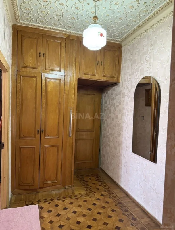 Satılır 5 otaqlı mənzil 125 m²