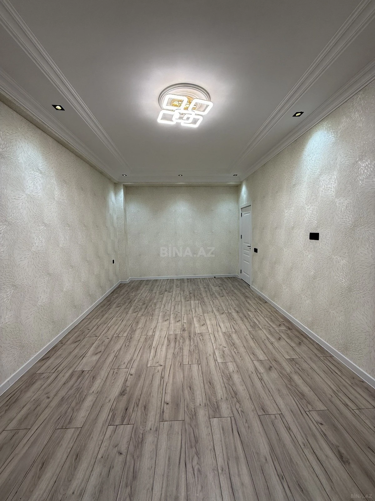 Satılır 3 otaqlı mənzil 116 m²