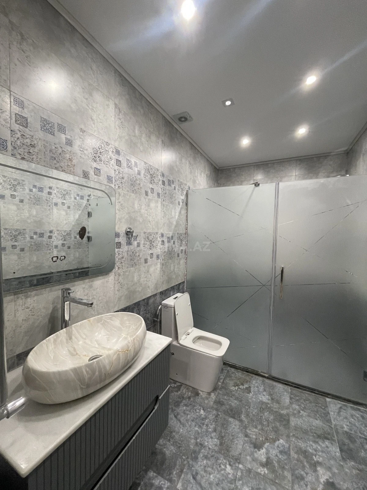 Kirayə verilir 6 otaqlı həyət evi 400 m²