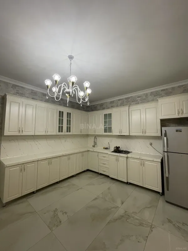 Kirayə verilir 6 otaqlı həyət evi 400 m²