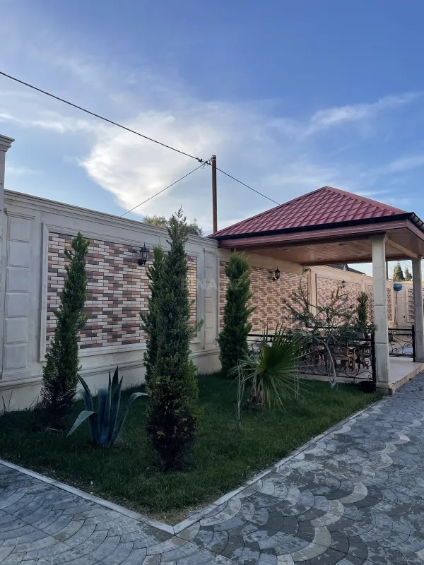 Kirayə verilir 6 otaqlı həyət evi 400 m²