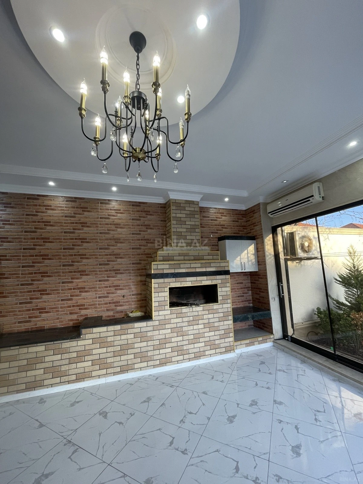 Kirayə verilir 6 otaqlı həyət evi 400 m²