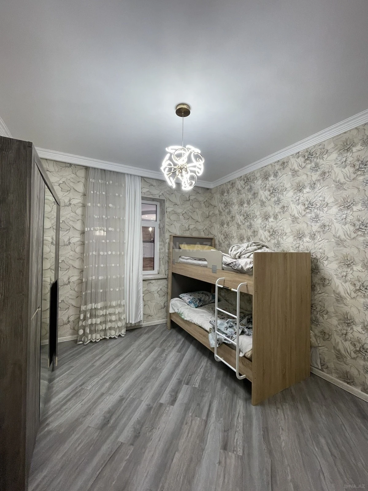 Kirayə verilir 6 otaqlı həyət evi 400 m²