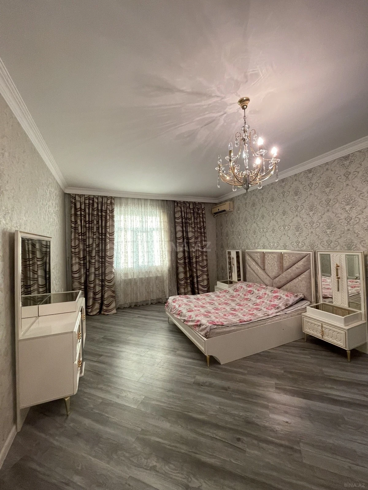 Kirayə verilir 6 otaqlı həyət evi 400 m²