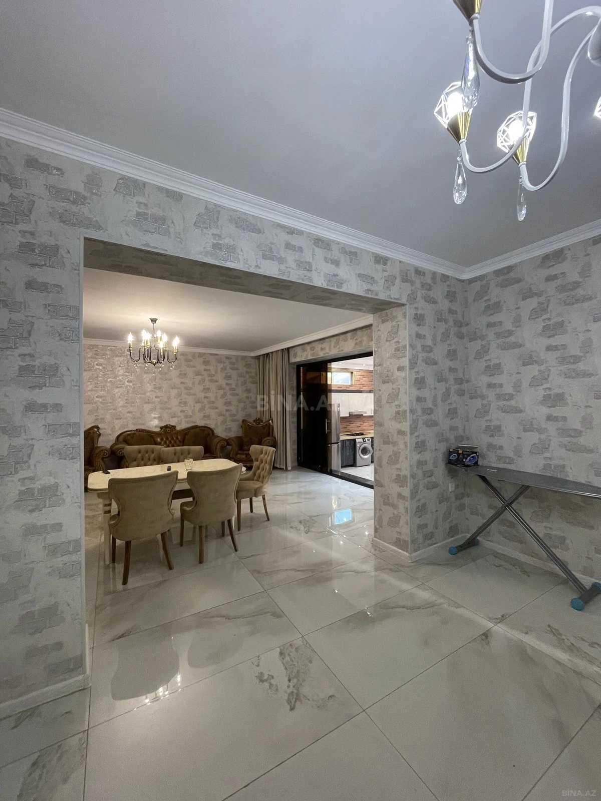 Kirayə verilir 6 otaqlı həyət evi 400 m²