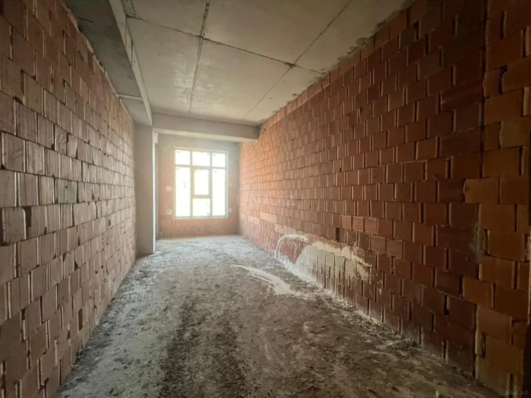 Satılır 3 otaqlı mənzil 142 m²