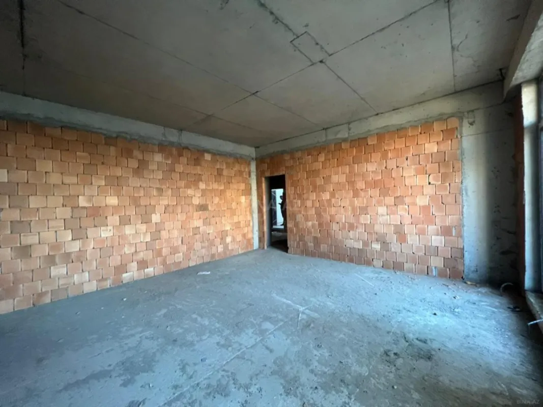 Satılır 3 otaqlı mənzil 142 m²