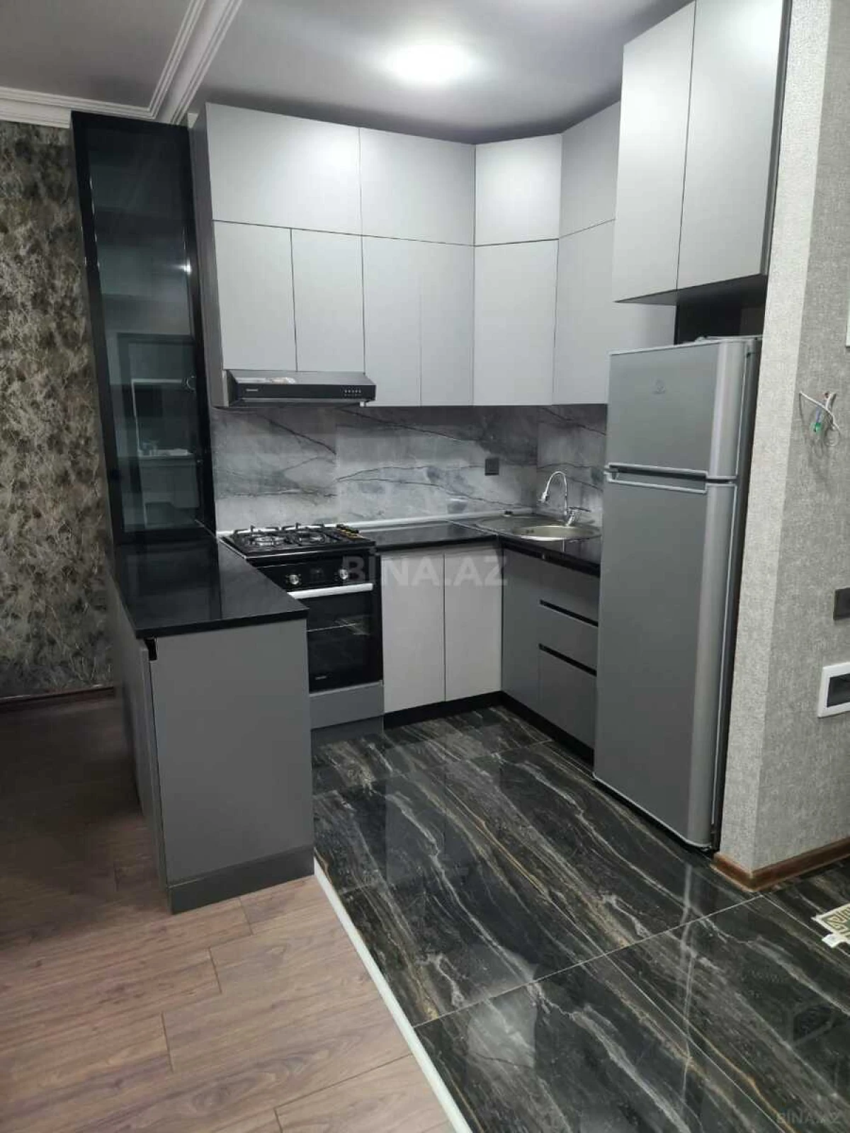 Kirayə verilir 2 otaqlı mənzil 65 m²