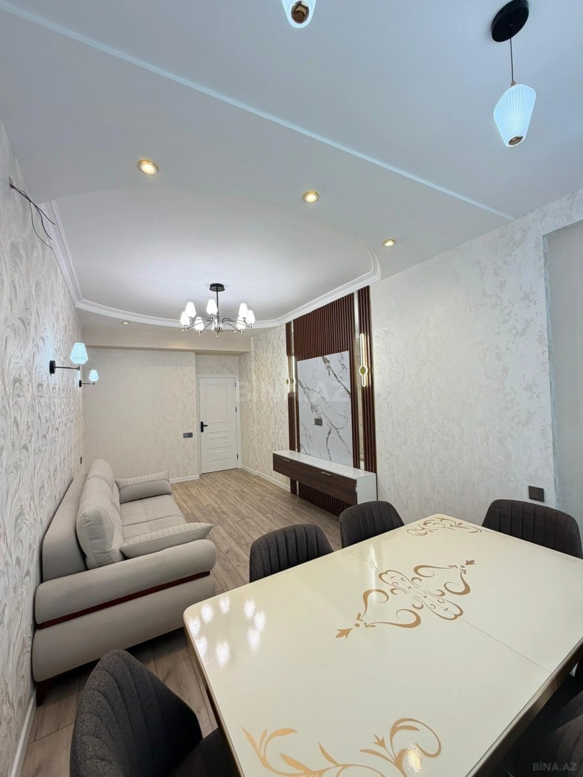 Satılır 3 otaqlı mənzil 110 m²