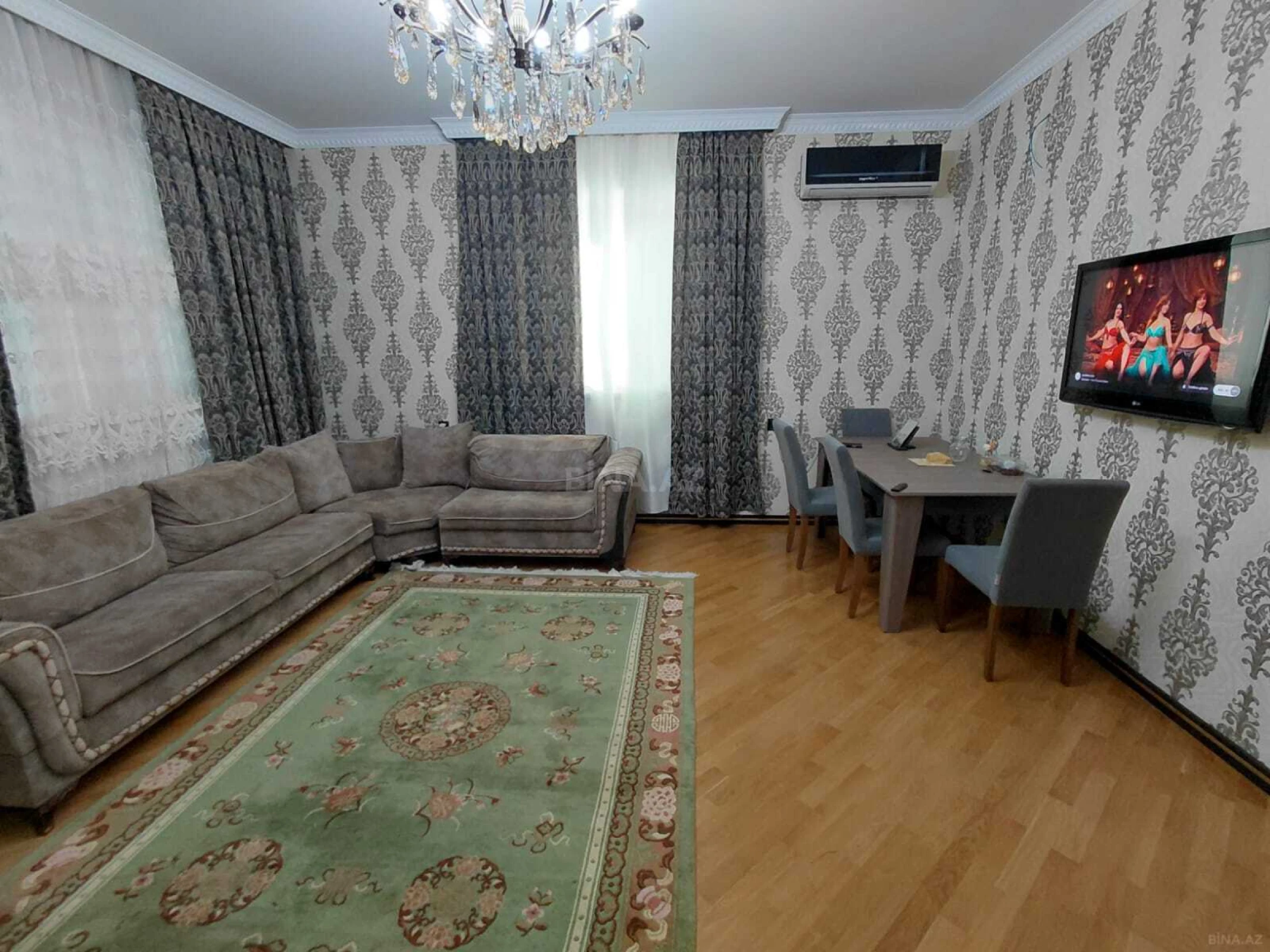 Satılır 6 otaqlı həyət evi 300 m²