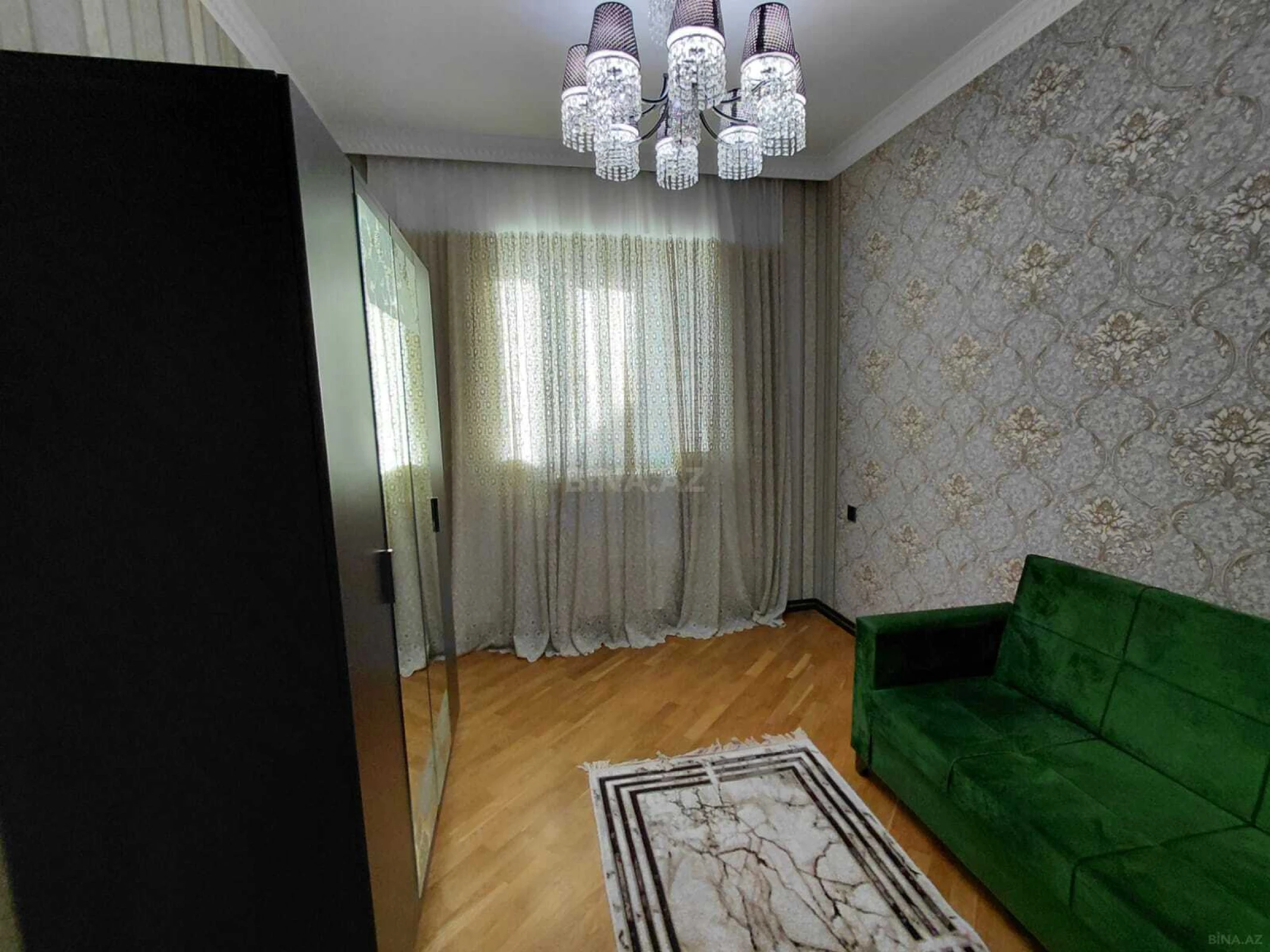 Satılır 6 otaqlı həyət evi 300 m²