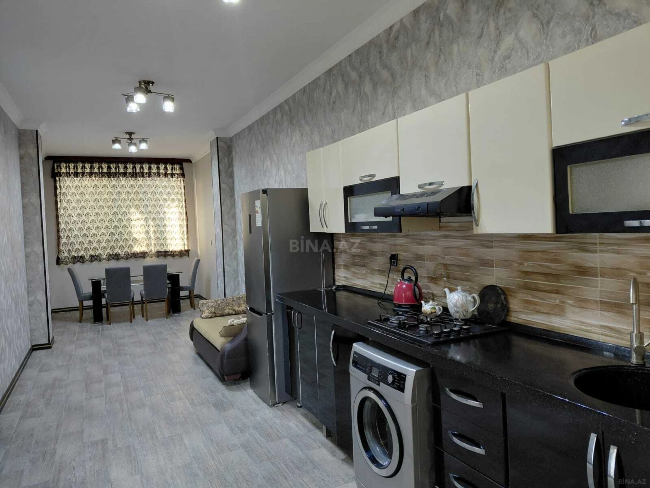 Satılır 6 otaqlı həyət evi 300 m²