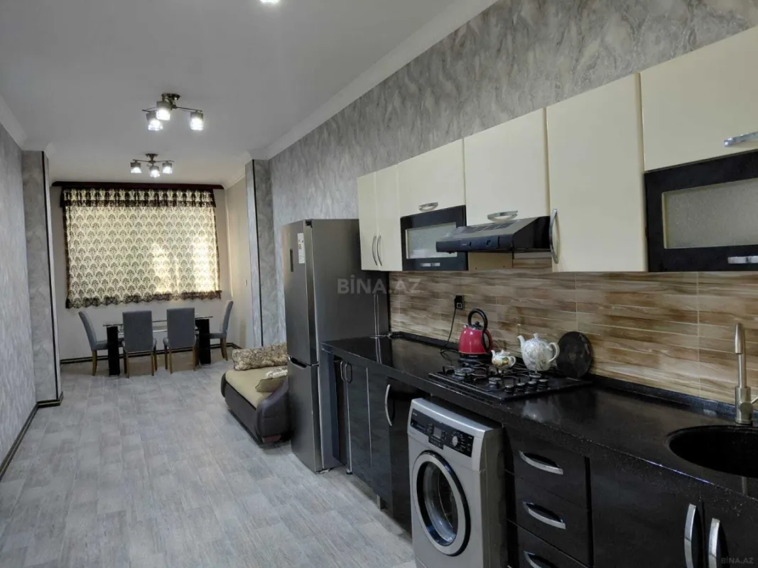 Satılır 6 otaqlı həyət evi 300 m²