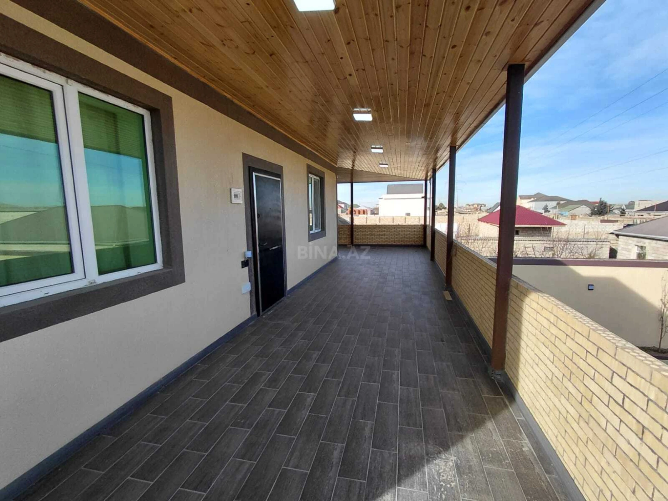 Satılır 6 otaqlı həyət evi 300 m²