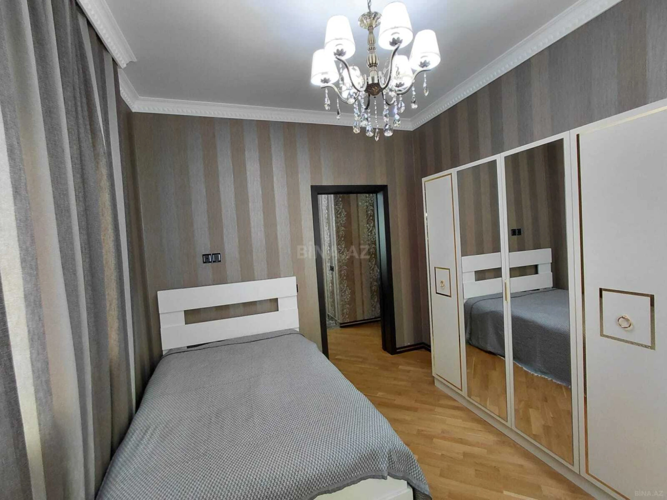 Satılır 6 otaqlı həyət evi 300 m²