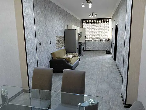 Satılır 6 otaqlı həyət evi 300 m²