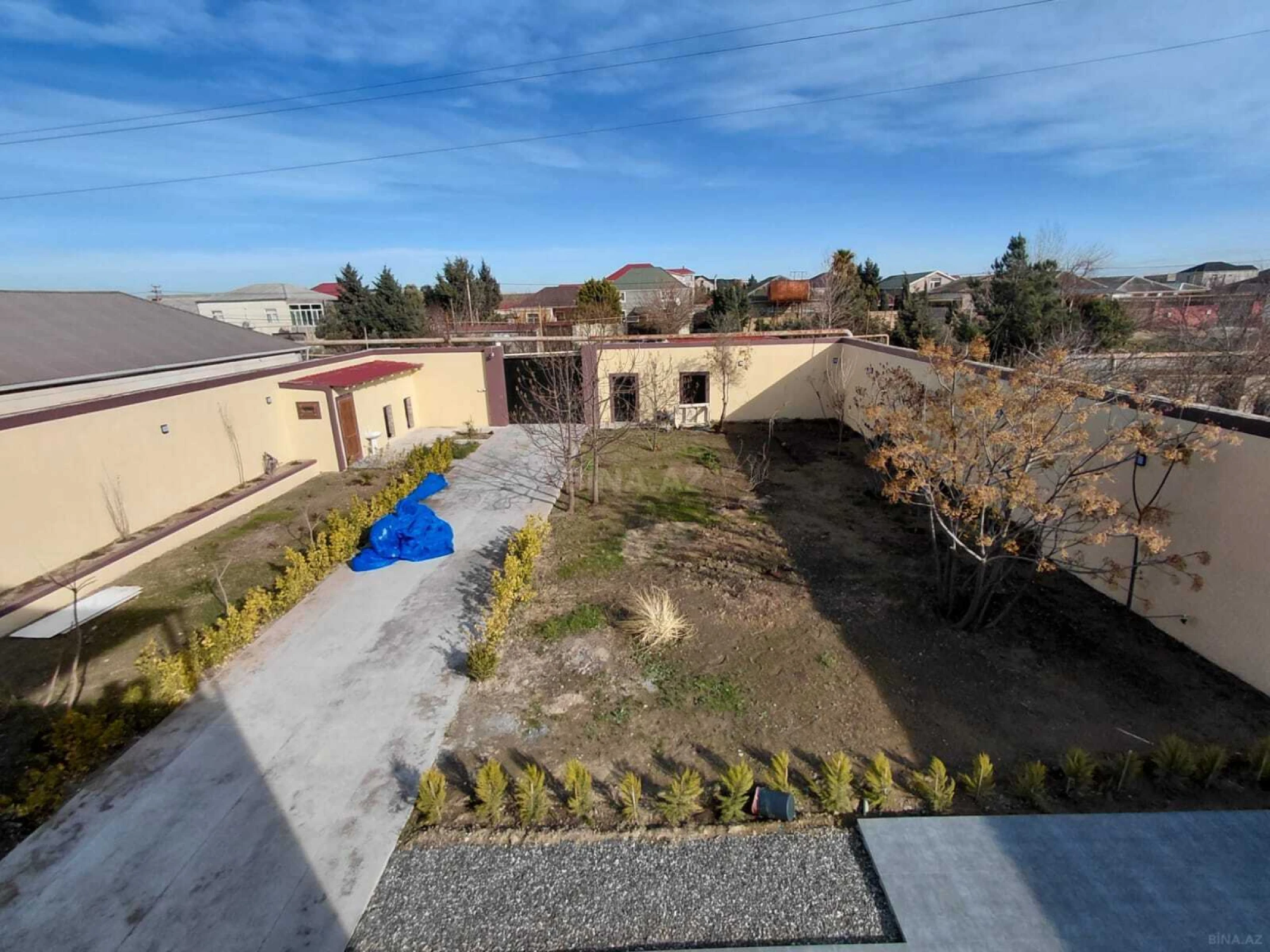 Satılır 6 otaqlı həyət evi 300 m²