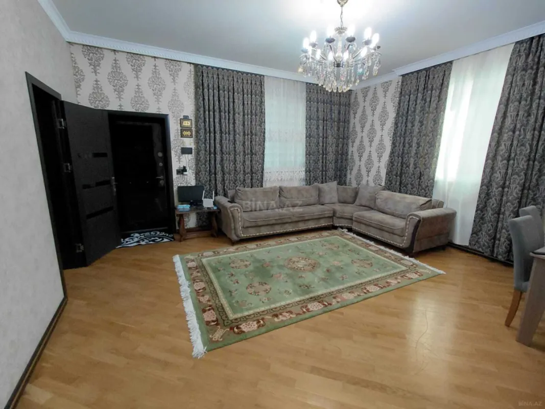 Satılır 6 otaqlı həyət evi 300 m²