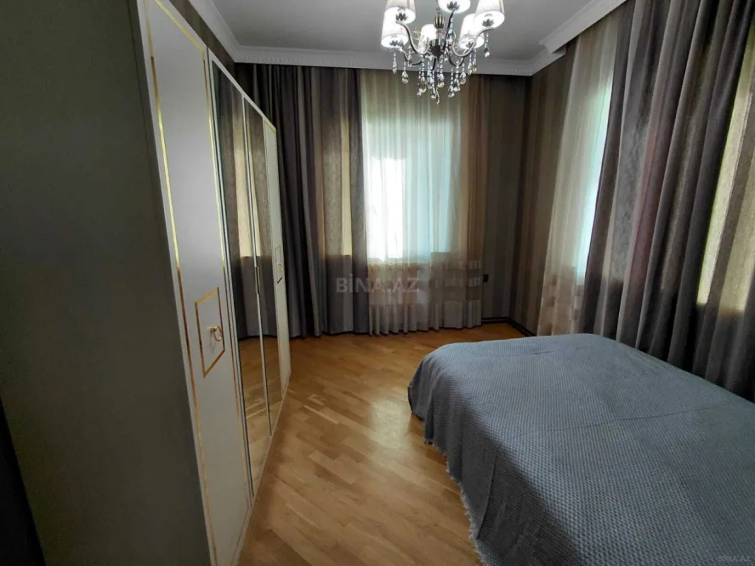 Satılır 6 otaqlı həyət evi 300 m²