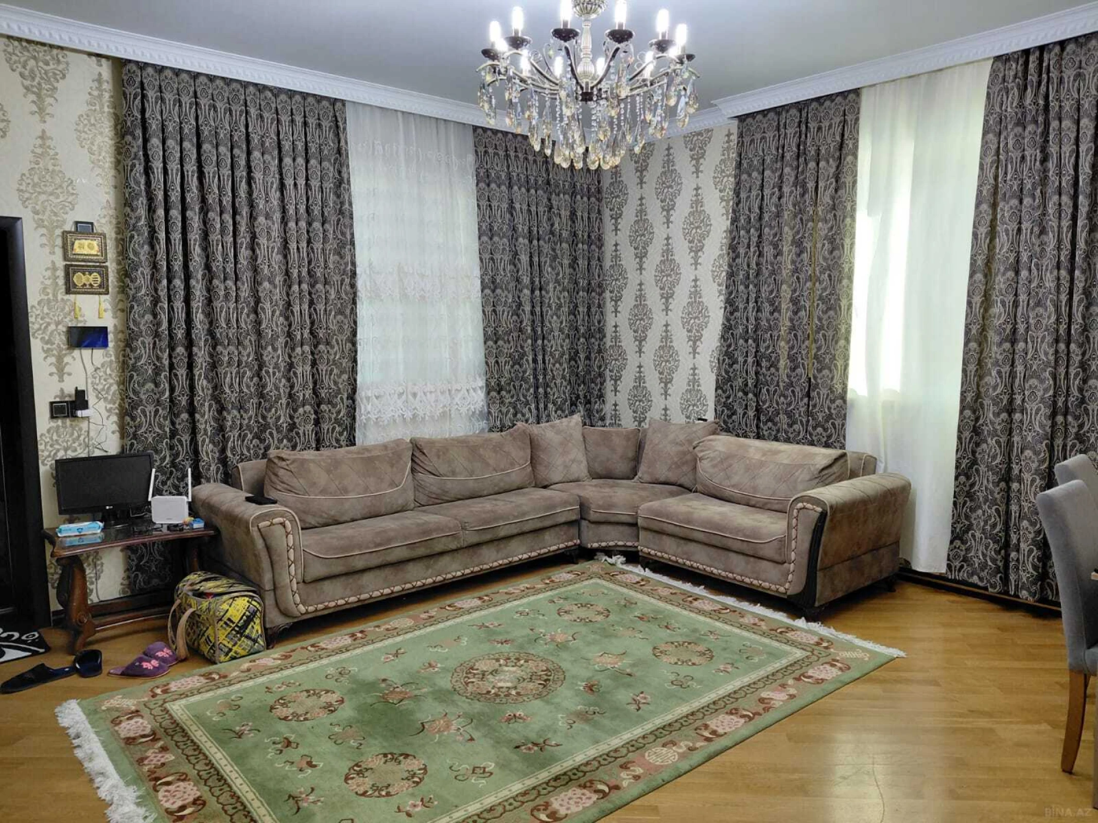 Satılır 6 otaqlı həyət evi 300 m²