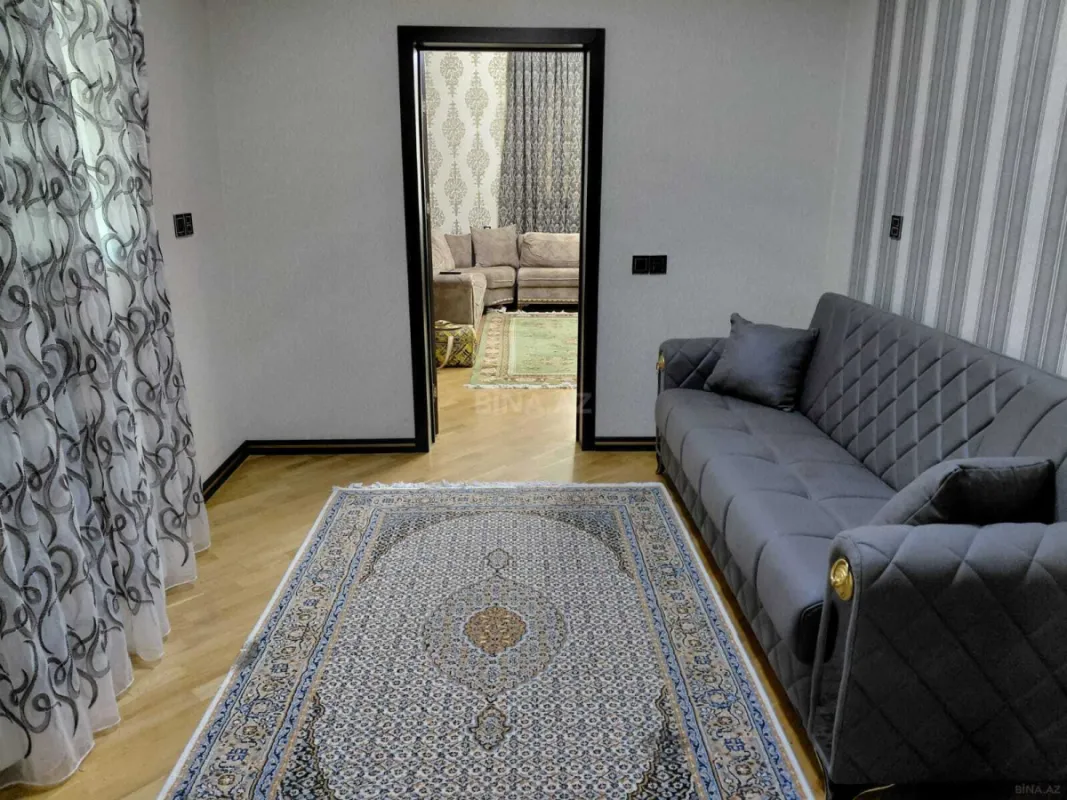 Satılır 6 otaqlı həyət evi 300 m²