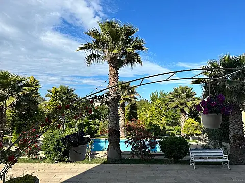 Kirayə verilir 6 otaqlı həyət evi 400 m²