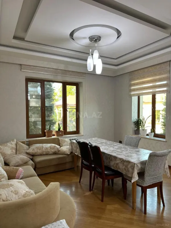 Kirayə verilir 6 otaqlı həyət evi 400 m²