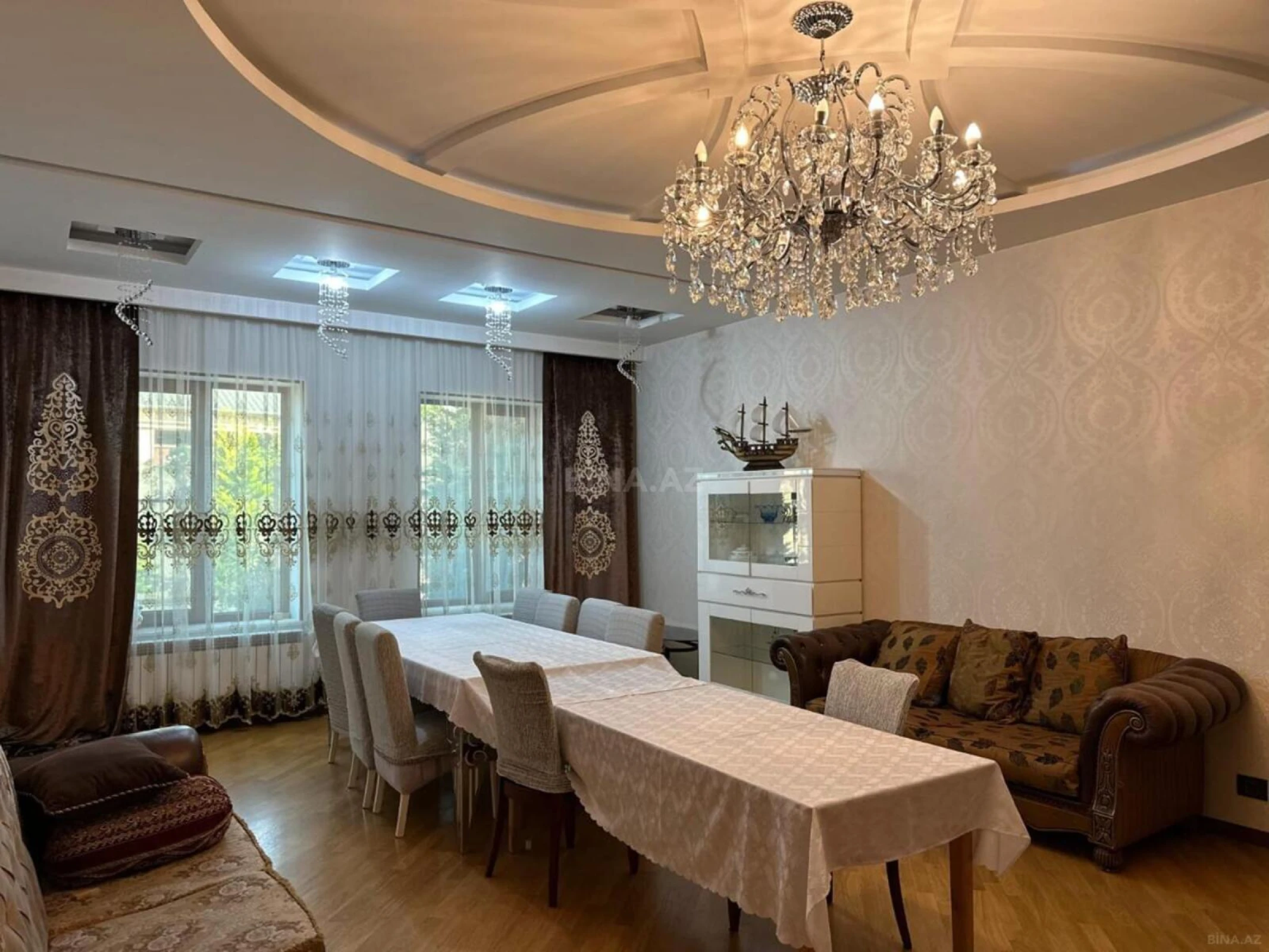 Kirayə verilir 6 otaqlı həyət evi 400 m²