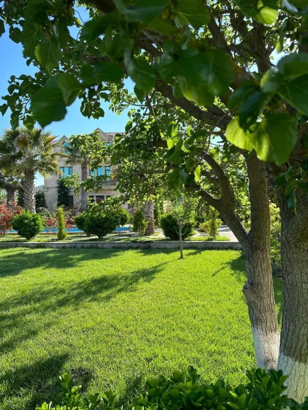 Kirayə verilir 6 otaqlı həyət evi 400 m²