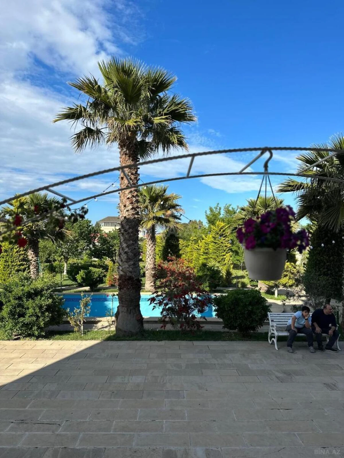 Kirayə verilir 6 otaqlı həyət evi 400 m²