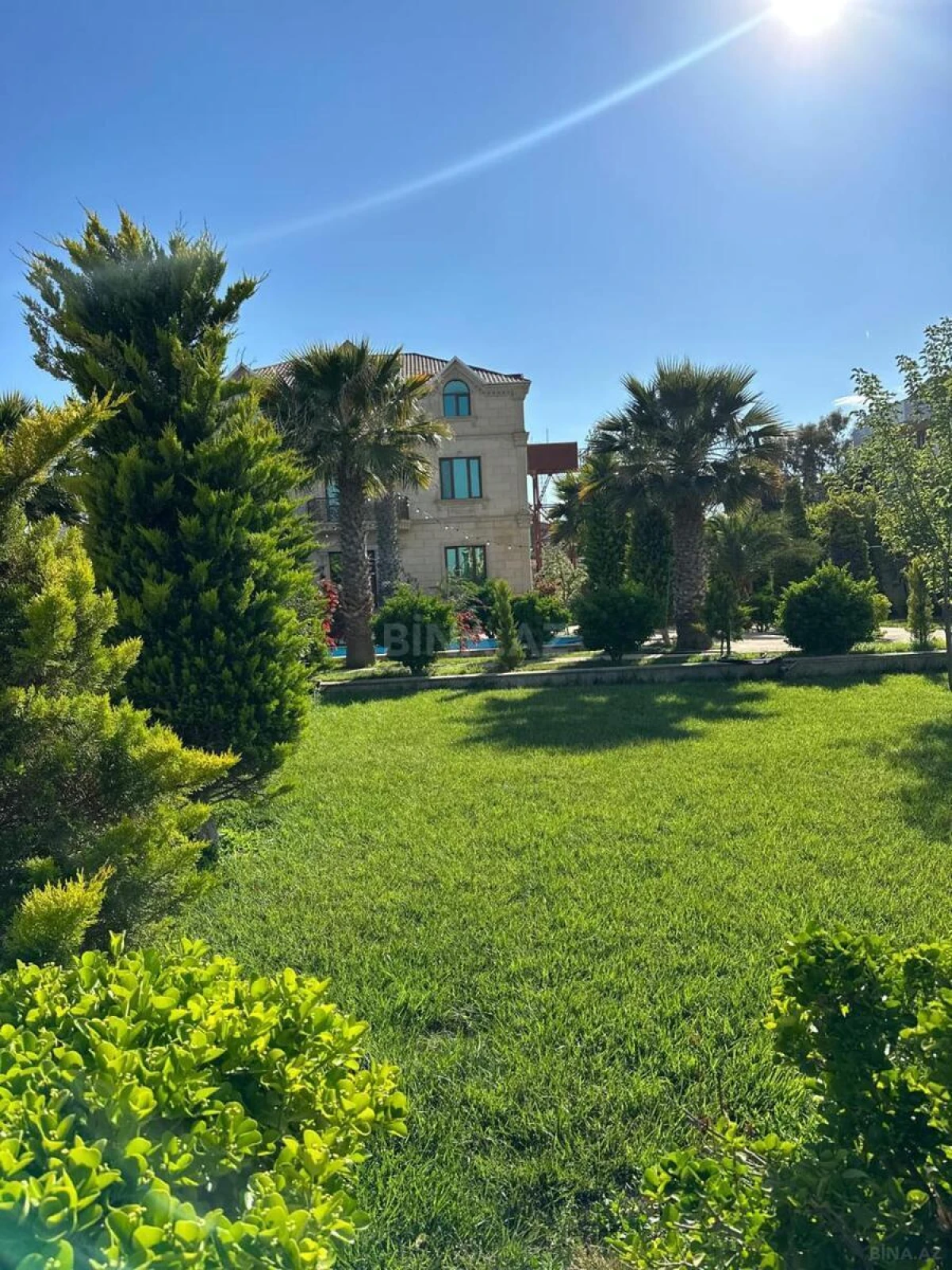 Kirayə verilir 6 otaqlı həyət evi 400 m²