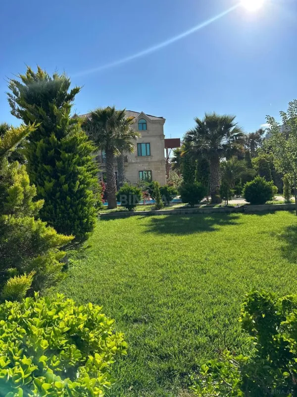 Kirayə verilir 6 otaqlı həyət evi 400 m²