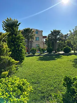 Kirayə verilir 6 otaqlı həyət evi 400 m²