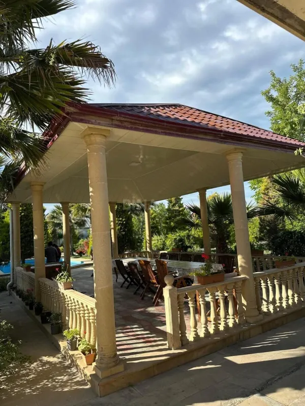 Kirayə verilir 6 otaqlı həyət evi 400 m²