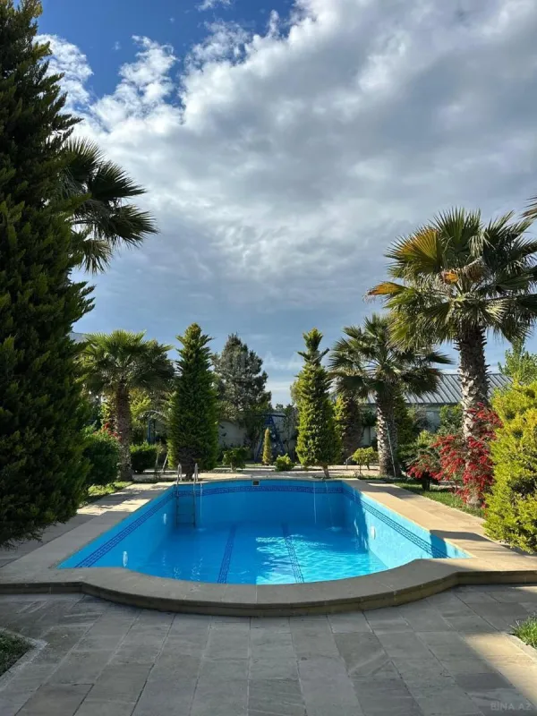 Kirayə verilir 6 otaqlı həyət evi 400 m²