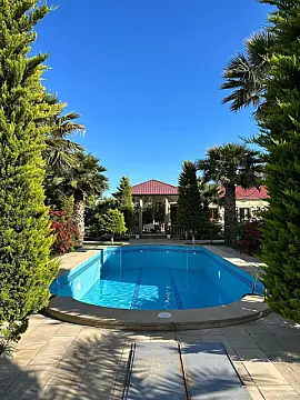 Kirayə verilir 6 otaqlı həyət evi 400 m²