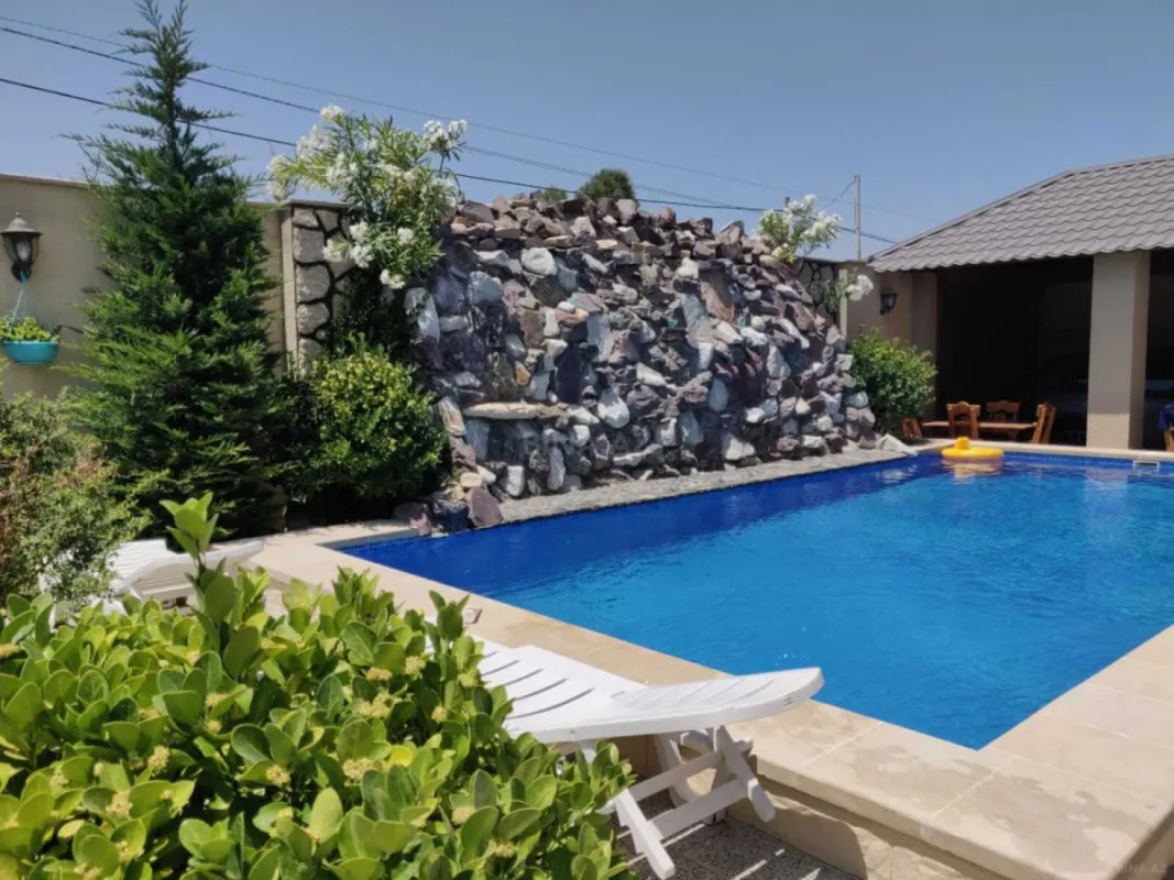 Kirayə verilir 5 otaqlı həyət evi 400 m²