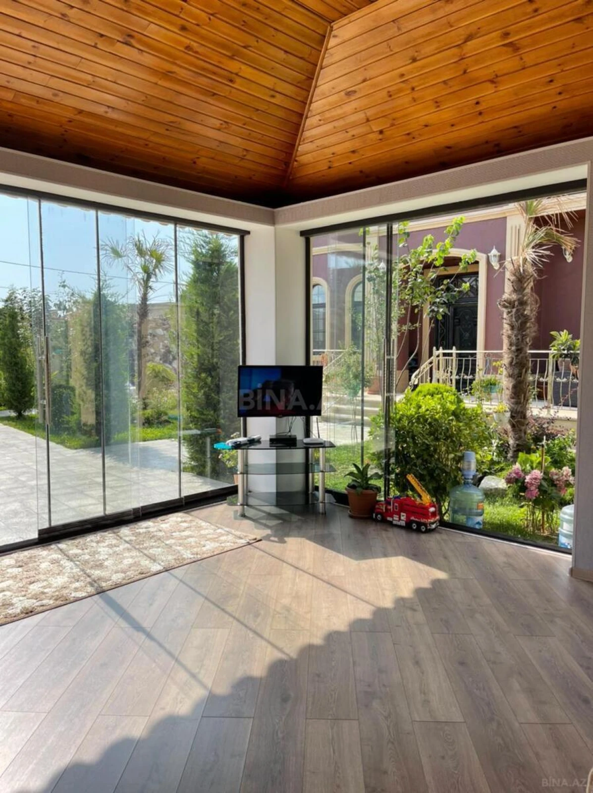 Kirayə verilir 5 otaqlı həyət evi 400 m²