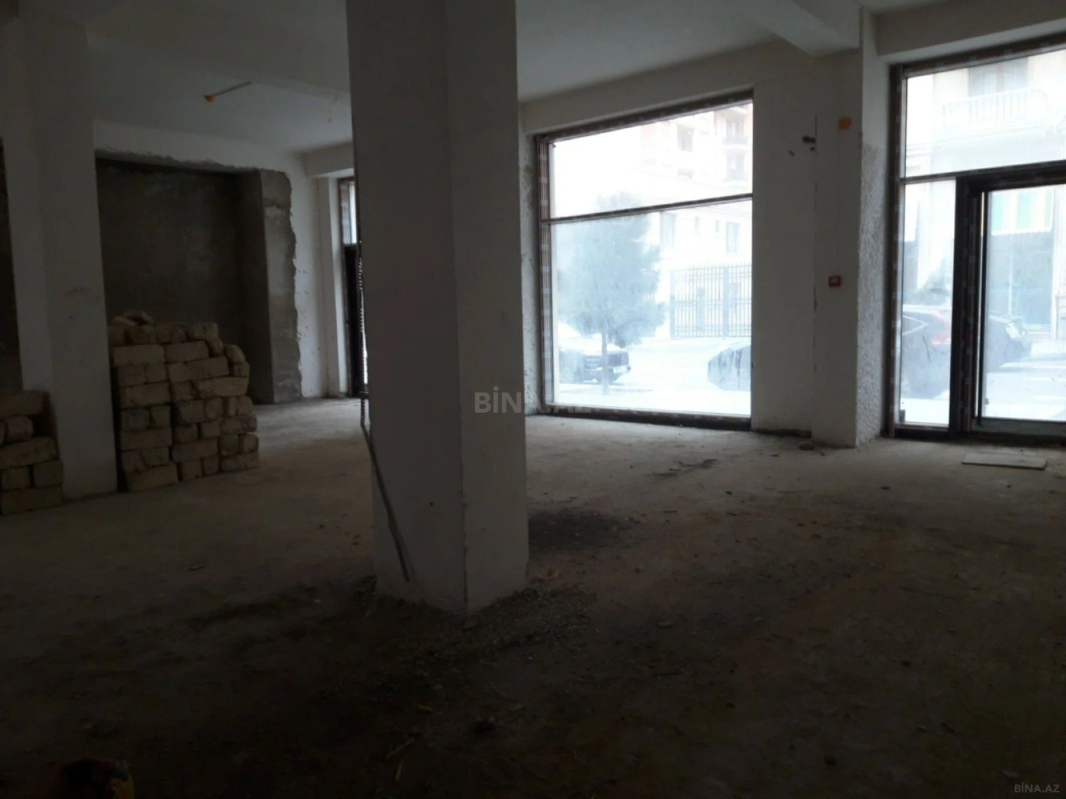 Satılır obyekt 280 m²