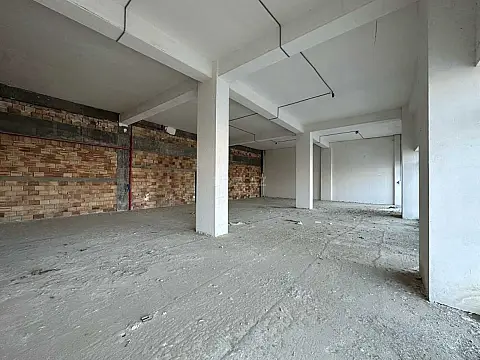 Satılır obyekt 280 m²
