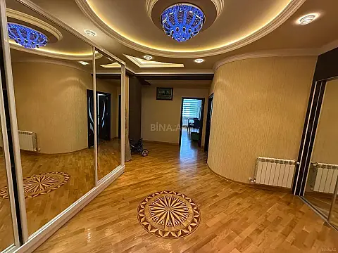 Satılır 3 otaqlı mənzil 122 m²