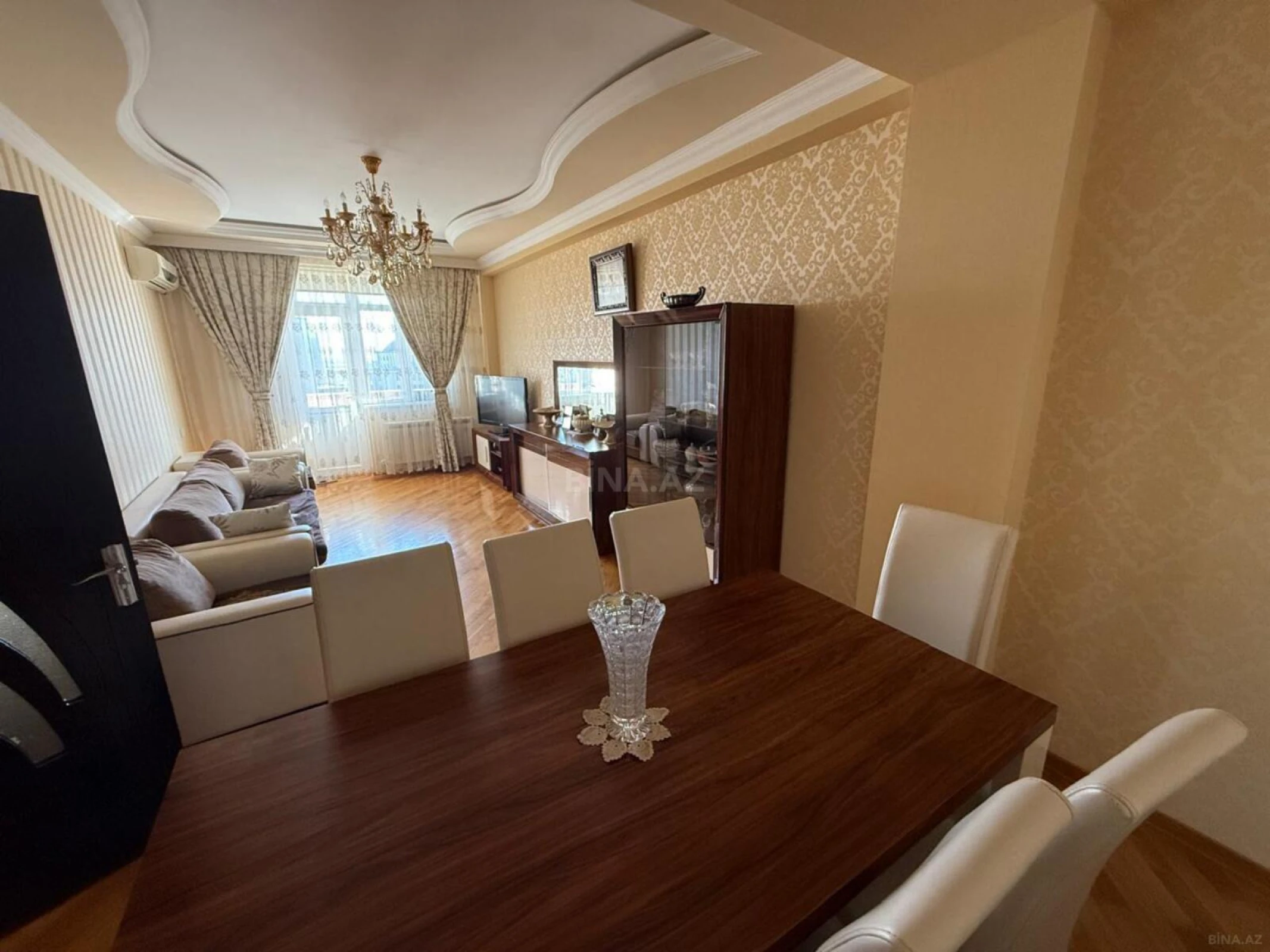 Satılır 3 otaqlı mənzil 122 m²