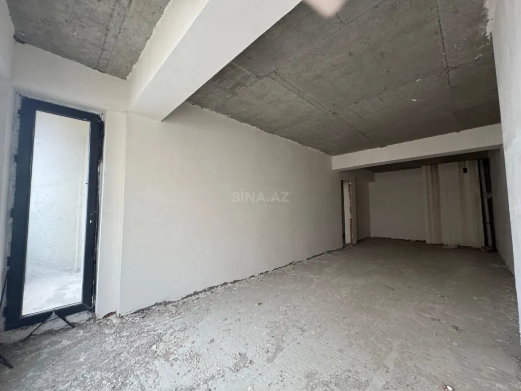 Satılır 3 otaqlı mənzil 121 m²
