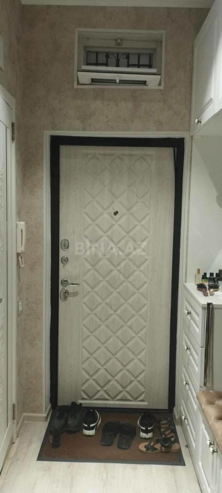 Satılır 3 otaqlı mənzil 75.5 m²