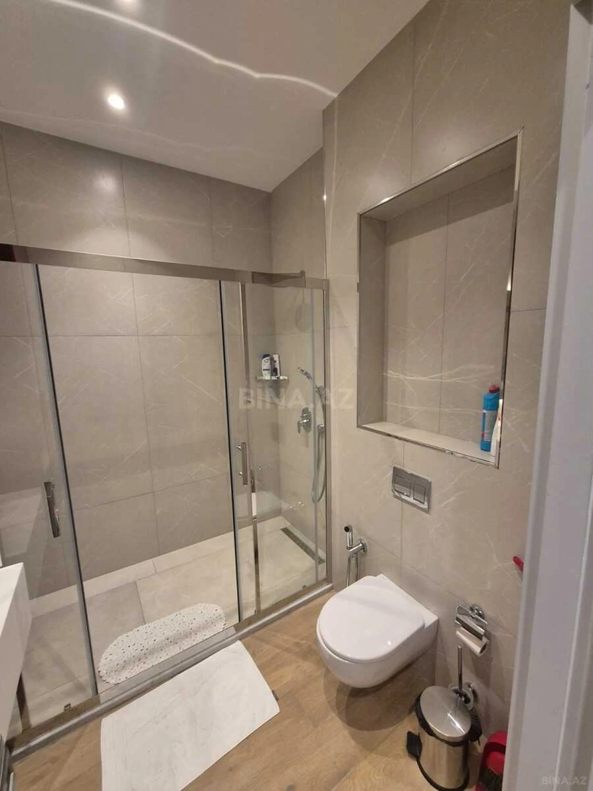 Kirayə verilir 2 otaqlı mənzil 65 m²