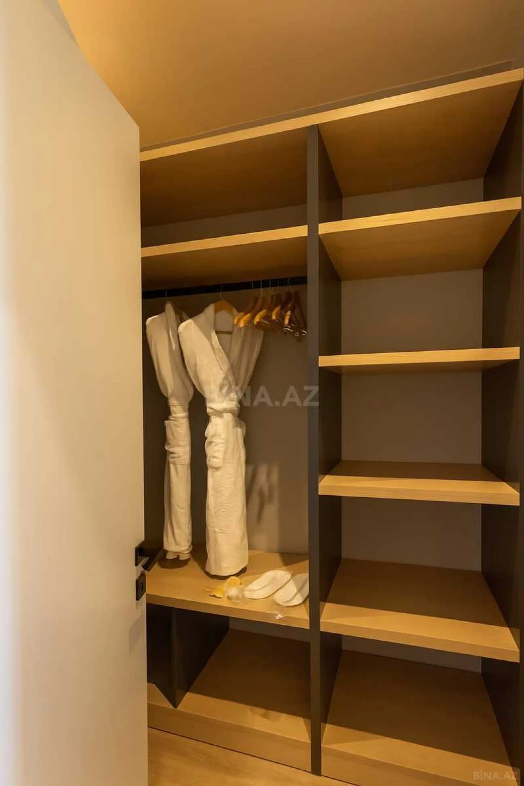 Kirayə verilir 2 otaqlı mənzil 65 m²