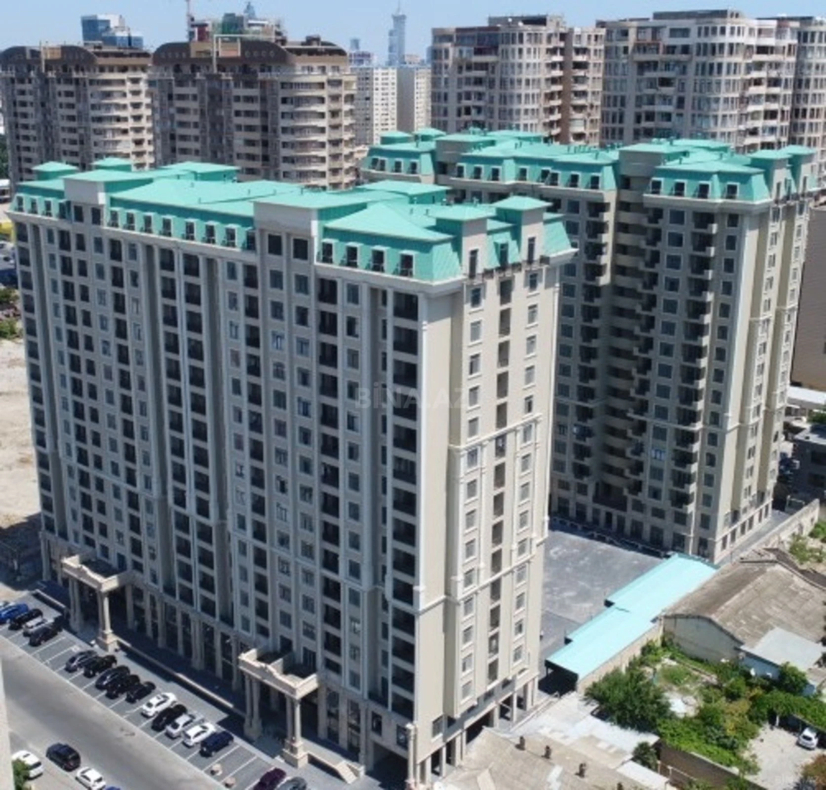 Satılır 4 otaqlı mənzil 171 m²