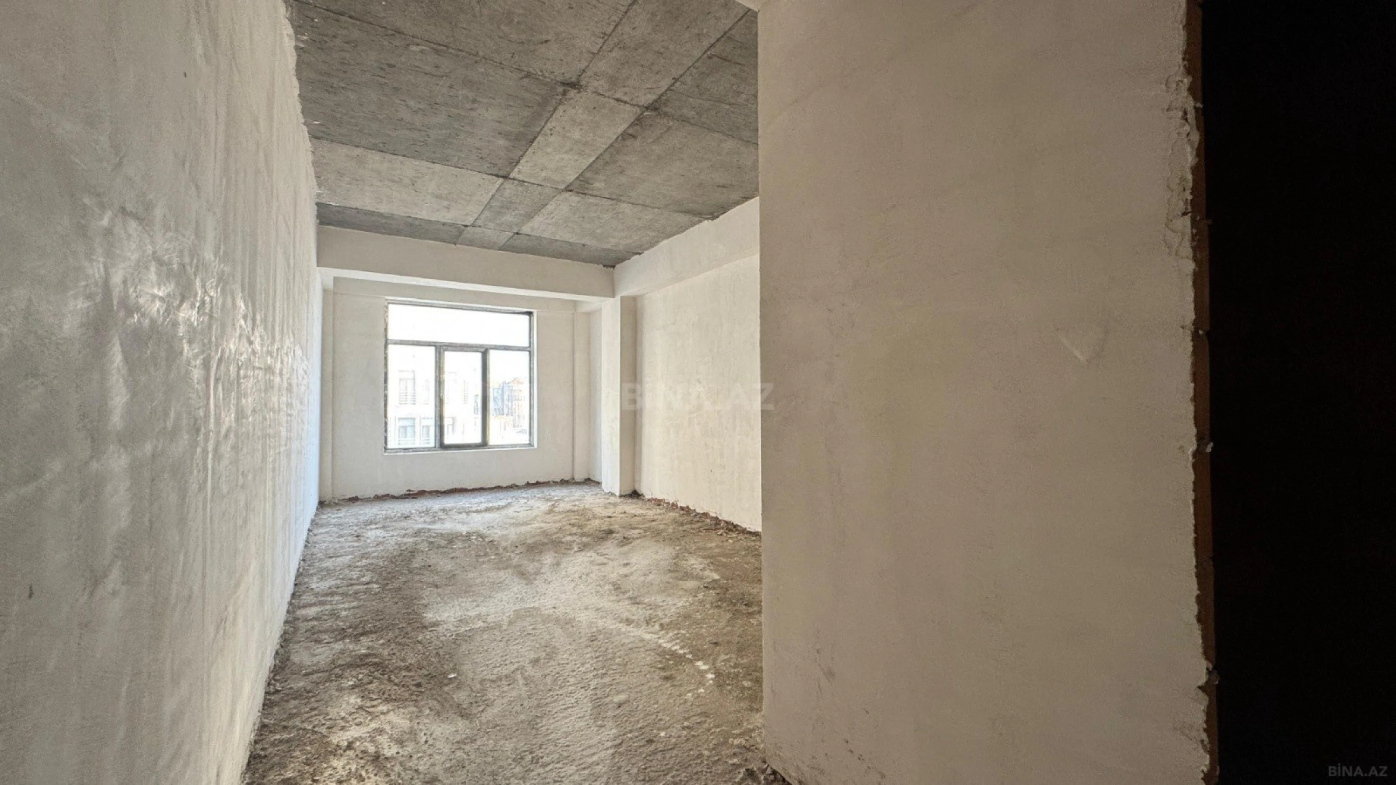 Satılır 4 otaqlı mənzil 171 m²